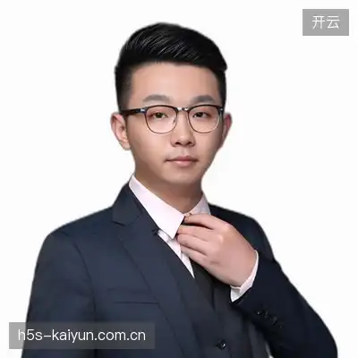 杨晨铭